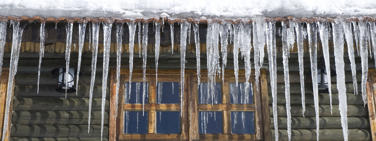 spray foam prevents ice dams by providing proper insulation in Thunder Bay attic spaces